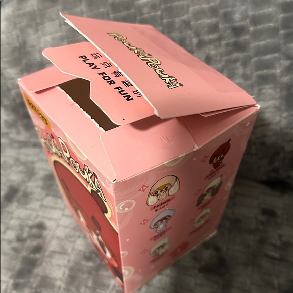 Pouka Pouka Velvel Plush Pendant Box opened - Picture 4 of 4